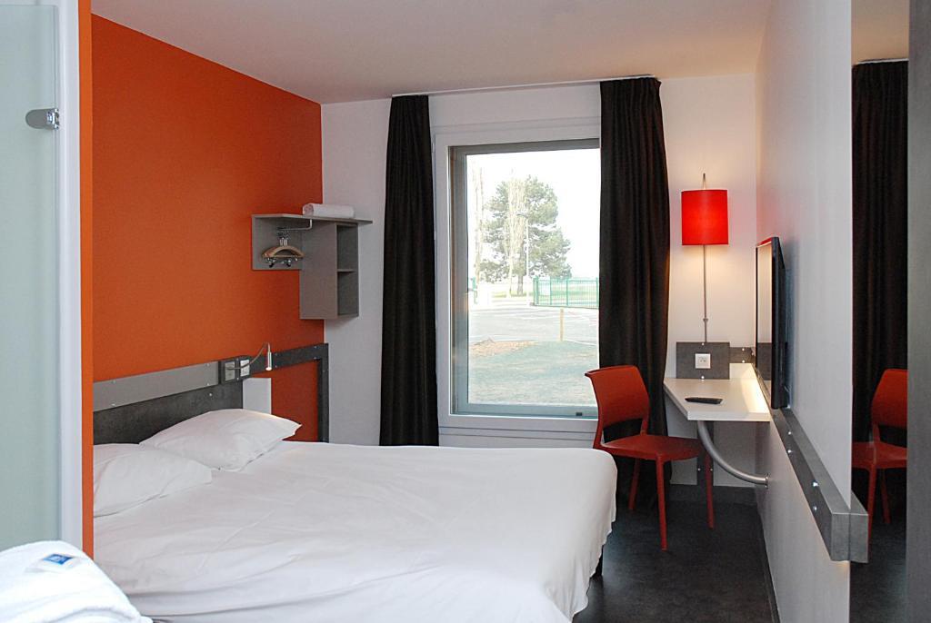 Ibis Budget Aeroport Lyon Saint Exupery Коломбье-Сонье Экстерьер фото