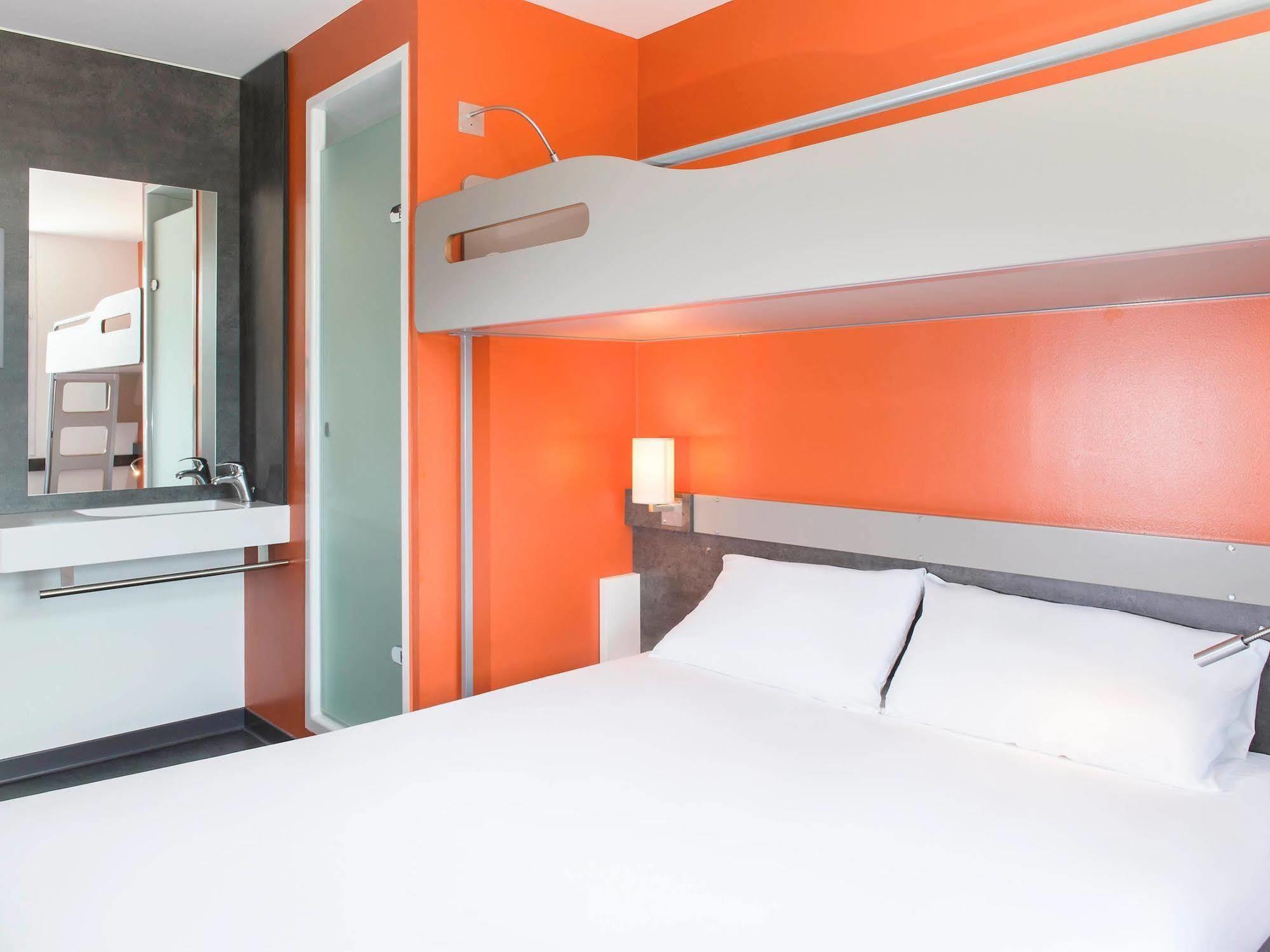 Ibis Budget Aeroport Lyon Saint Exupery Коломбье-Сонье Экстерьер фото